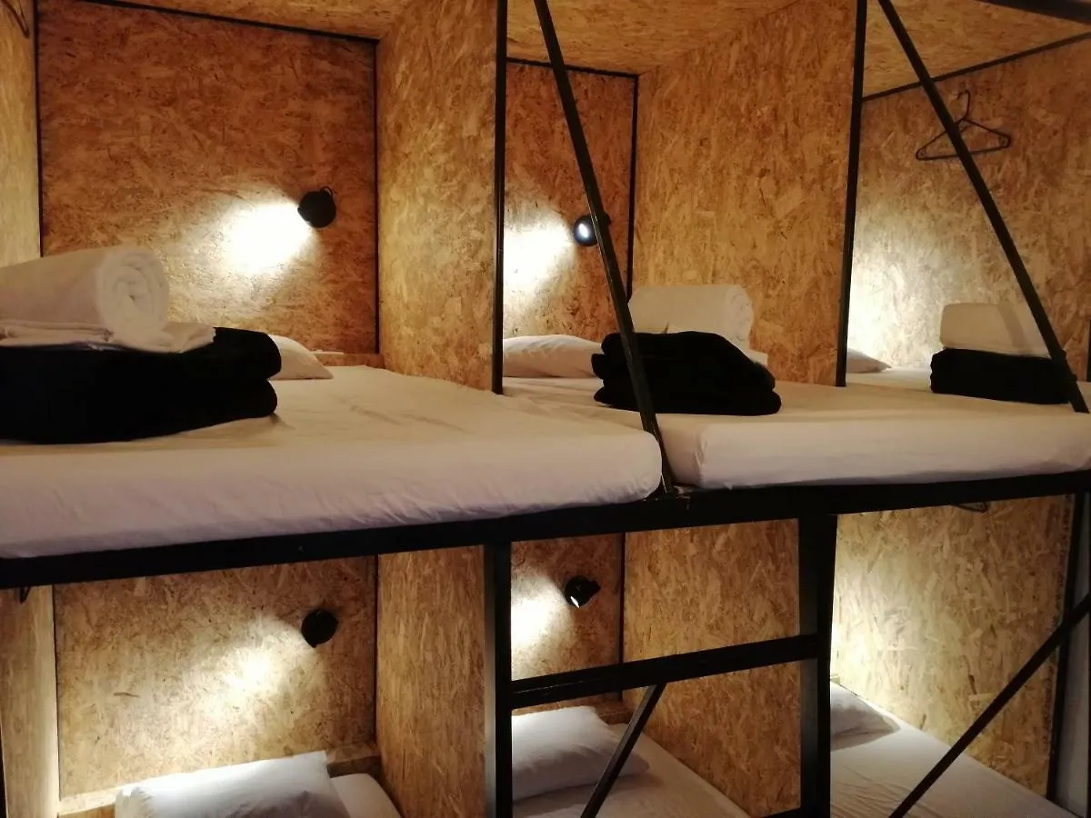 The Woods Hostel Μεντεγίν 0*,